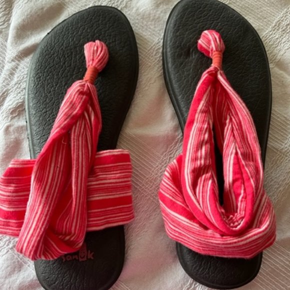 Sanuk Yoga Sandals - Picture 1 of 4